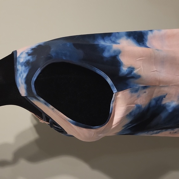Nora Cora sleeveless top tie dyed. - Picture 8 of 10